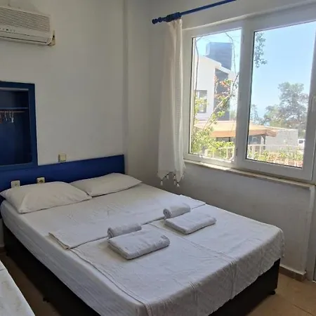 לינה וארוחת בוקר Golden Gate Otel