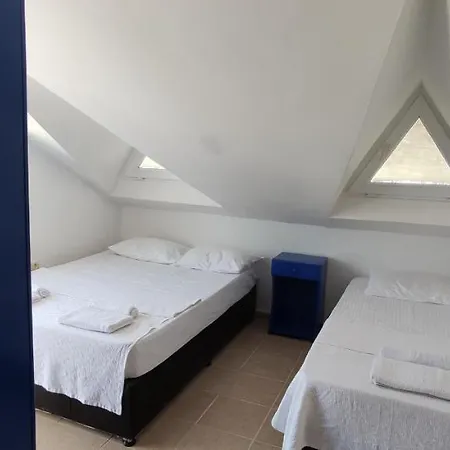 לינה וארוחת בוקר Golden Gate Otel *