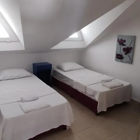 Golden Gate Otel Bed & Breakfast *
