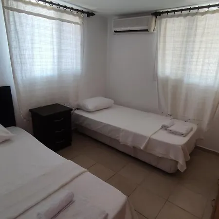 לינה וארוחת בוקר Golden Gate Otel פאטהיה