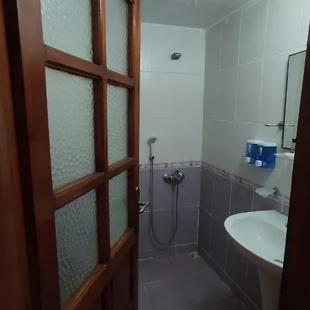 לינה וארוחת בוקר Golden Gate Otel *