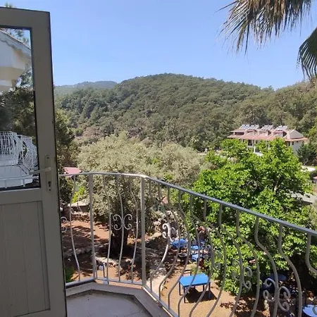 Golden Gate Otel Bed and Breakfast